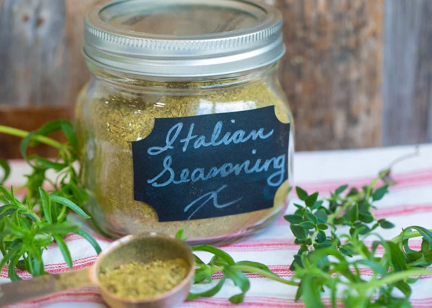 what is Italian seasoning made of