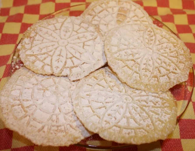 Italian waffle cookies