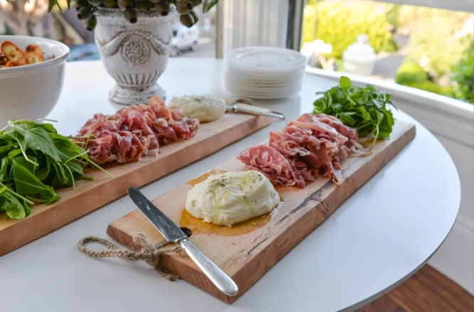 what to bring to Italian dinner